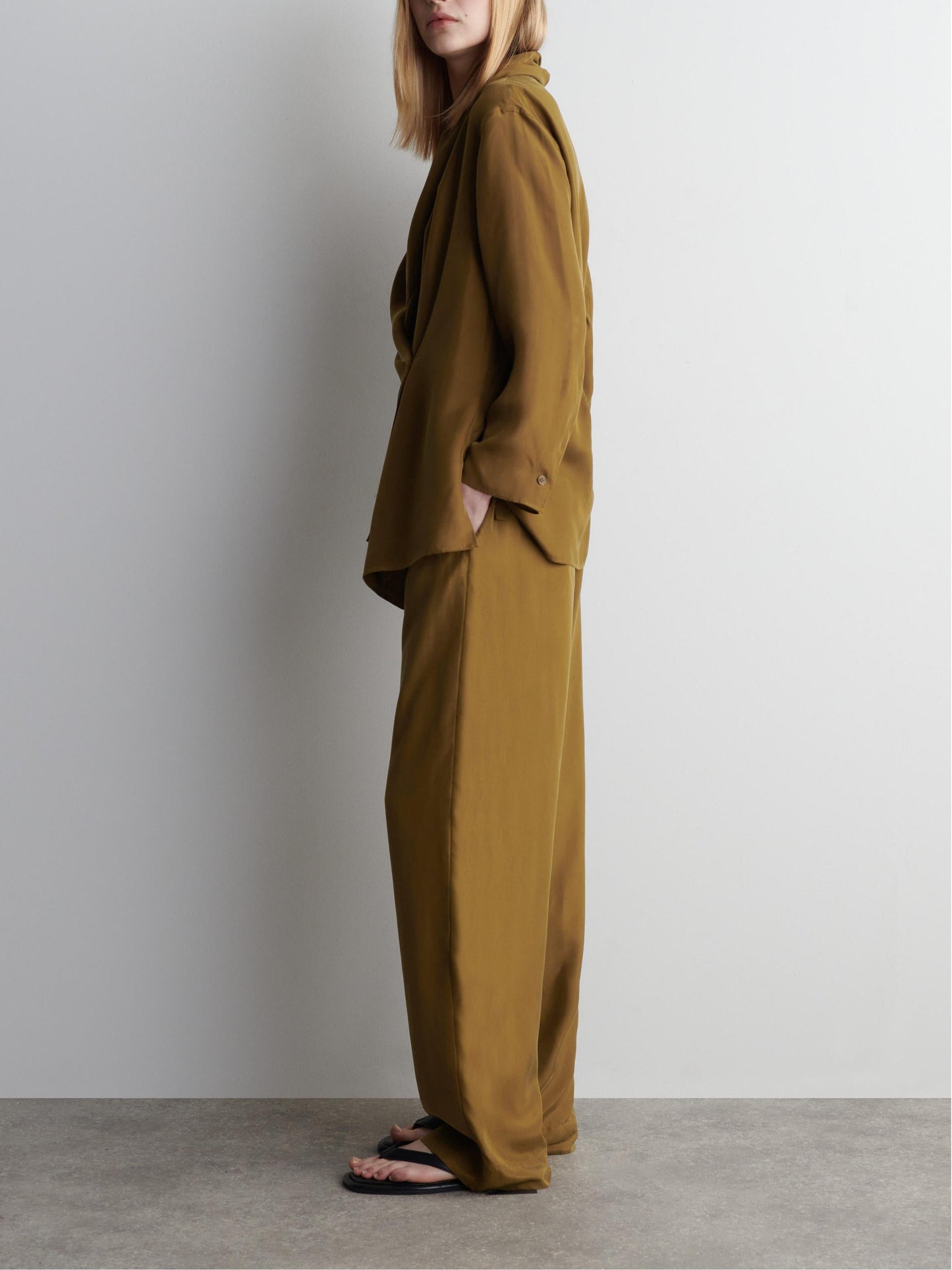 AURA | Conjunto de traje con solapa de chal
