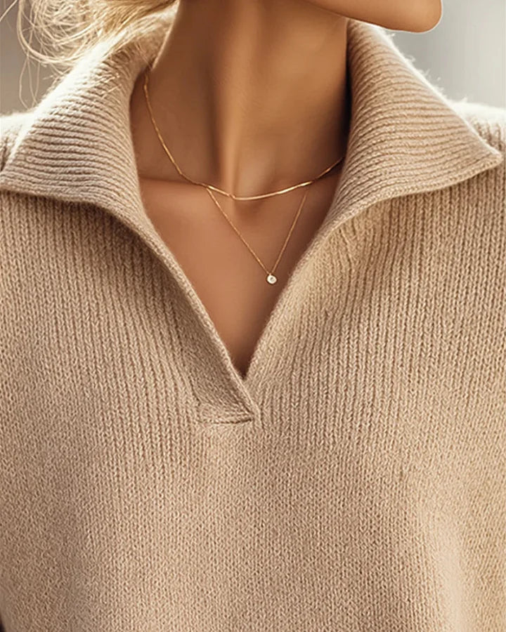 JOANA | Elegante jersey de punto con cuello en V