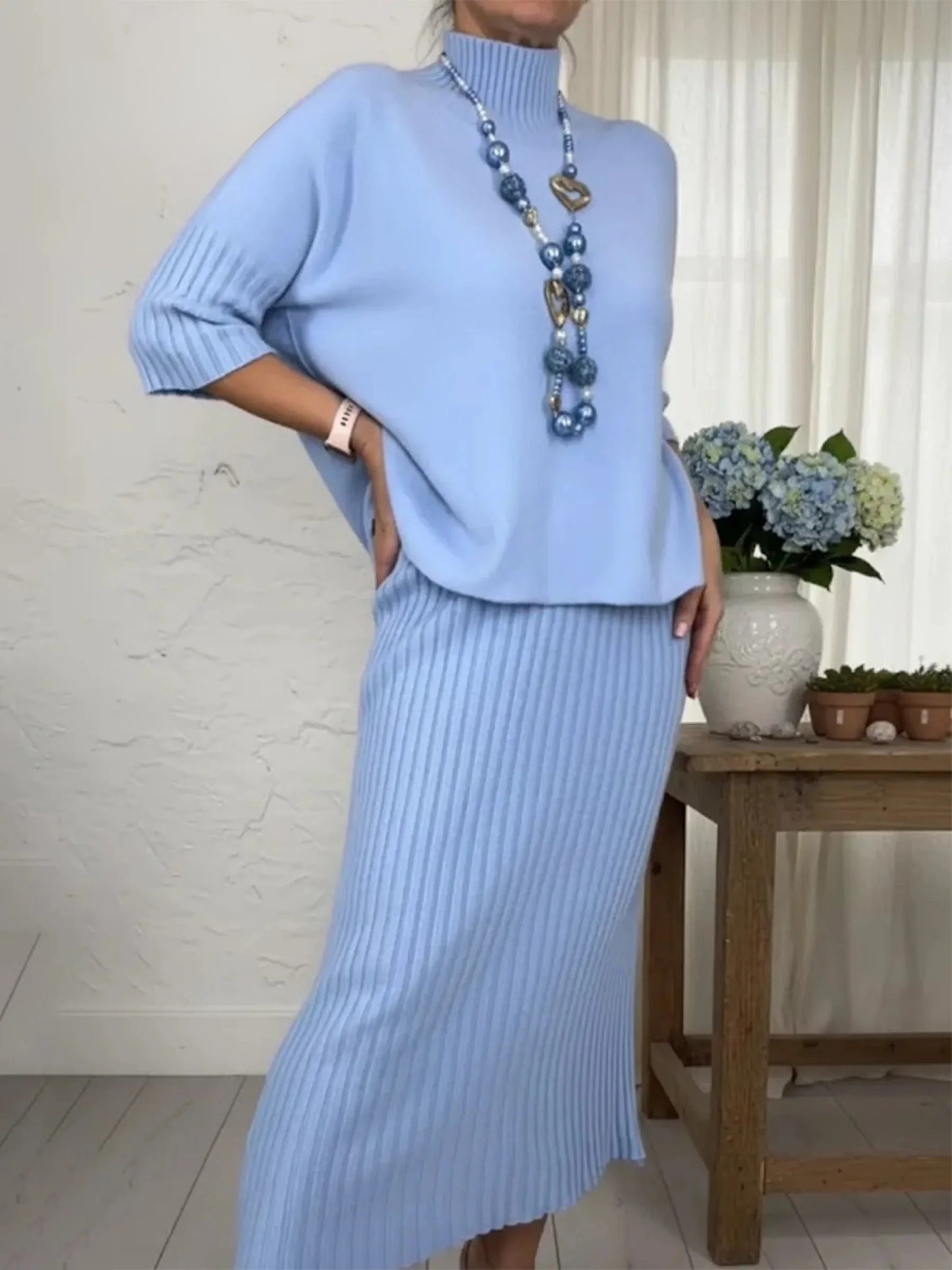 NOURA | Conjunto de punto con cuello alto