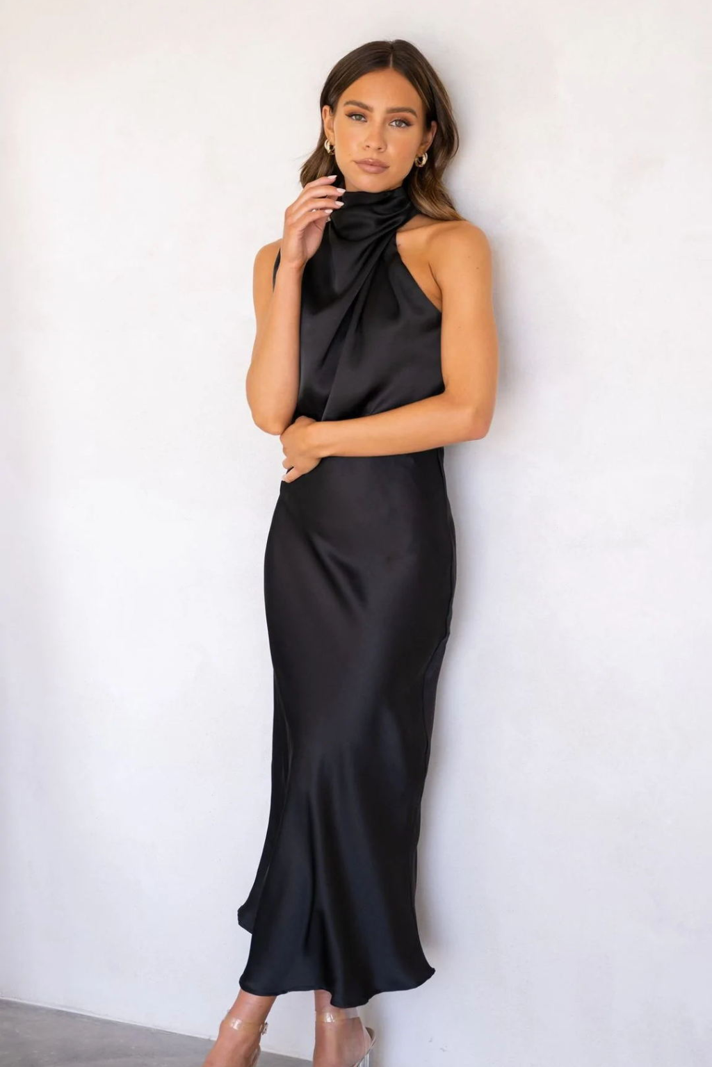 MARIANA | Vestido con escote americano.
