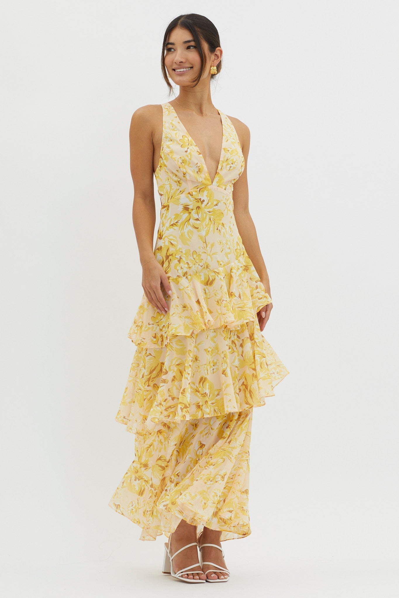 AURA | Vestido de con escote en V y volantes