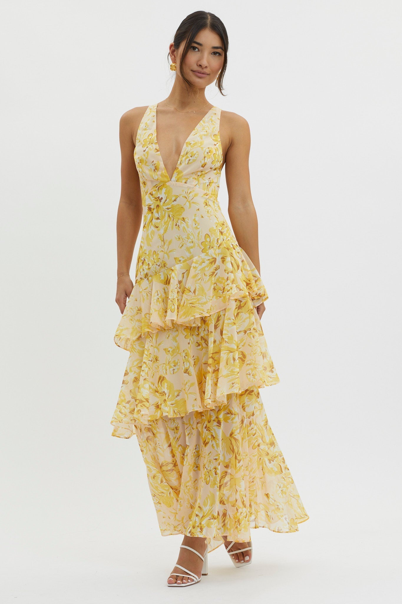 AURA | Vestido de con escote en V y volantes