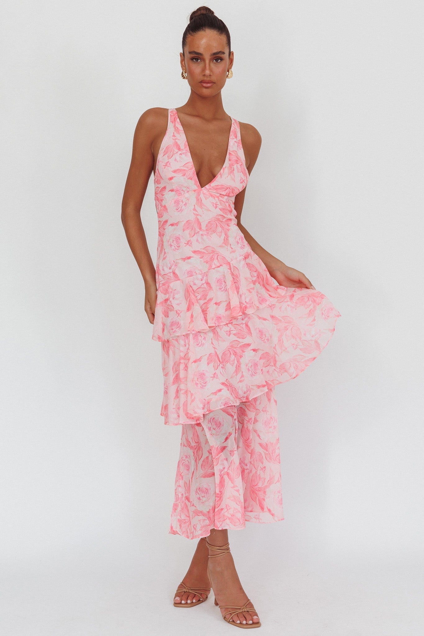 AURA | Vestido de con escote en V y volantes