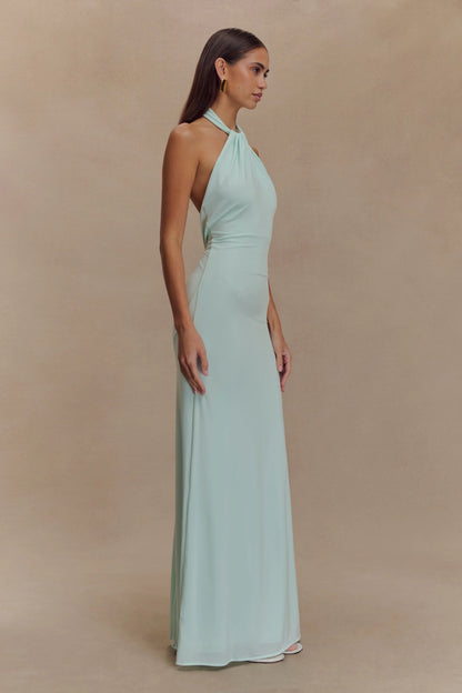 KLARA | Vestido con curvas y cuello Halter.